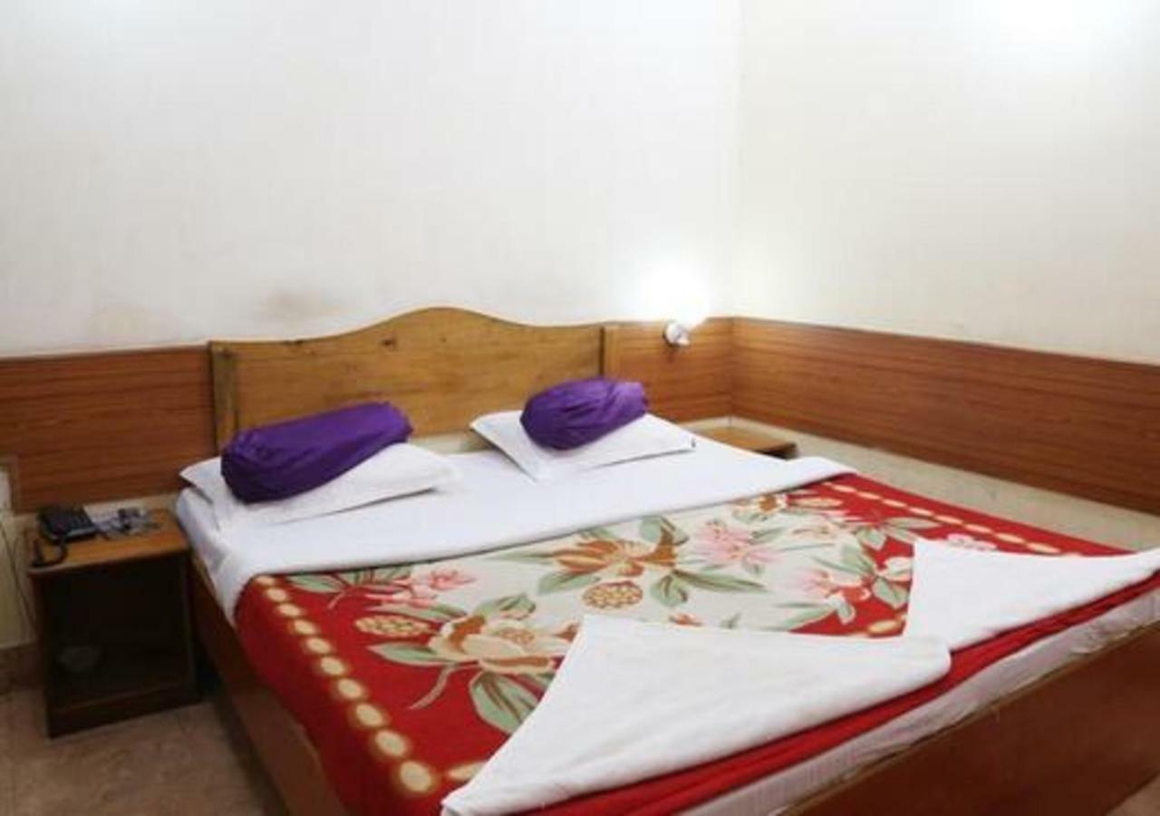 Hotel Brindavan Guwahati Buitenkant foto