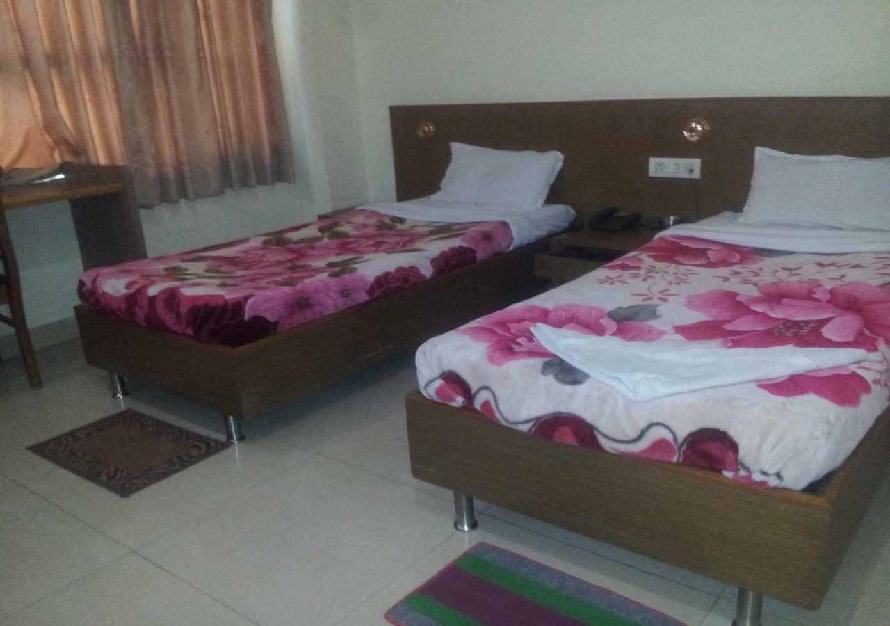 Hotel Brindavan Guwahati Buitenkant foto
