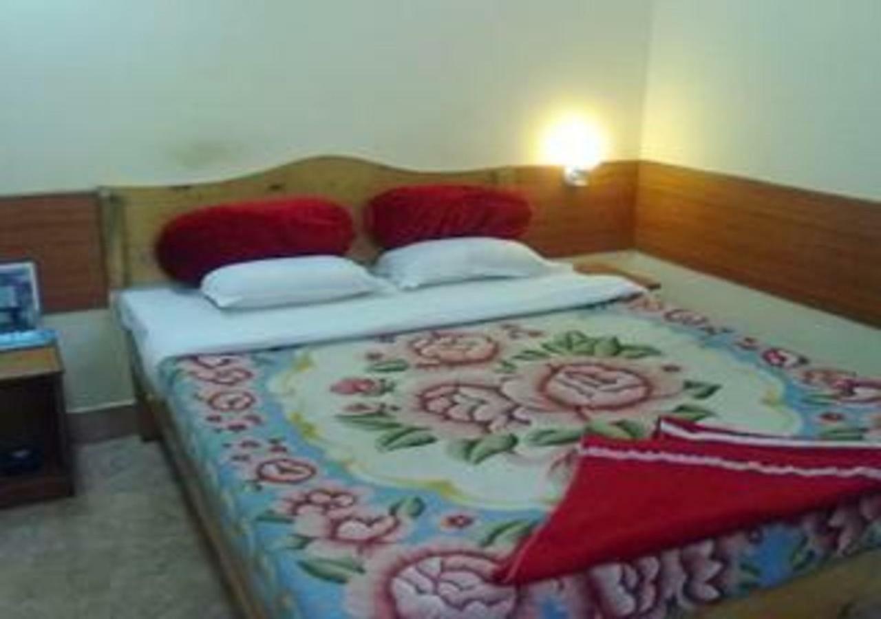 Hotel Brindavan Guwahati Buitenkant foto